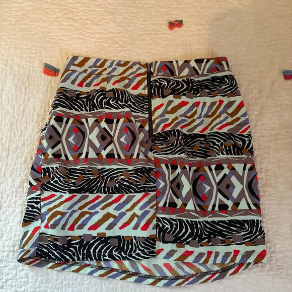 PEPPERMINT Patterned Skirt Size small Pockets Black White Multicolor - Picture 3 of 3